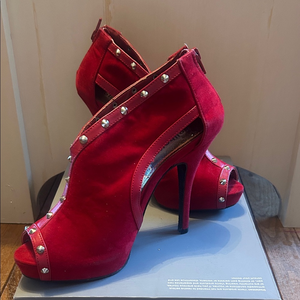 Dollhouse Scarlet Studded Heels